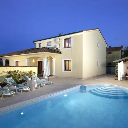 4-bedroom With Private Pool In Villa