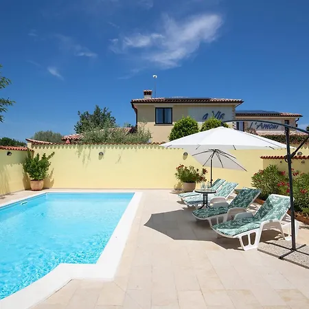 4-bedroom With Private Pool In 빌라 보드냔