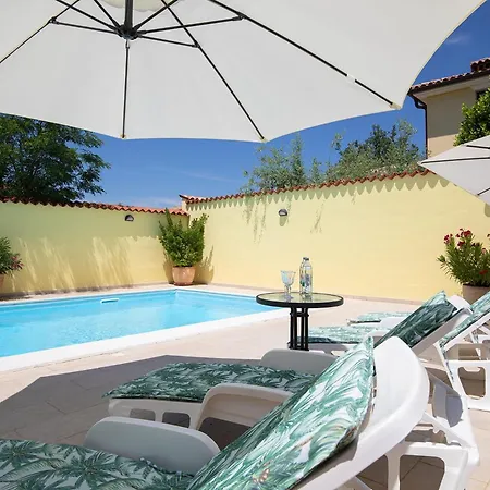 4-bedroom With Private Pool In 빌라 *