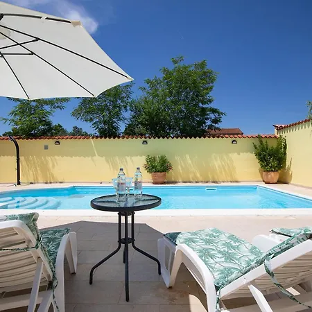 4-bedroom With Private Pool In 빌라 *