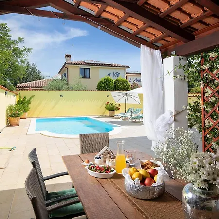 4-bedroom With Private Pool In 빌라 *