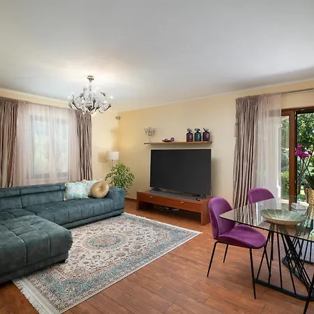 4-bedroom With Private Pool In * 보드냔