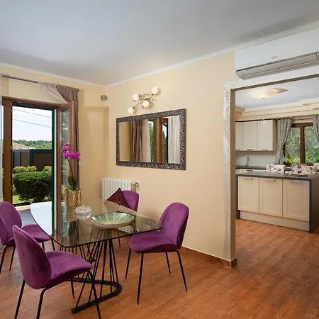4-bedroom With Private Pool In *