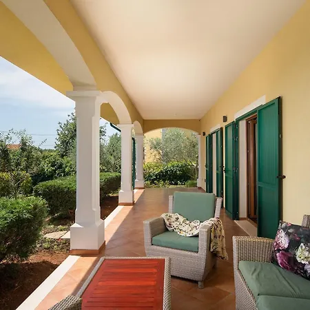Villa 4-bedroom With Private Pool In