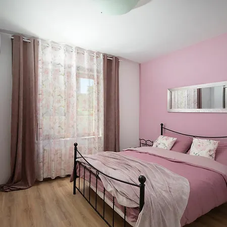 4-bedroom With Private Pool In *