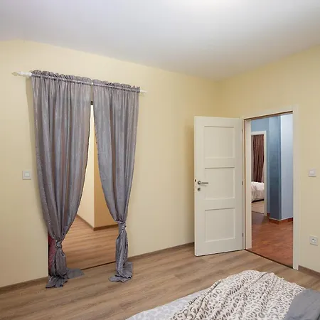 4-bedroom With Private Pool In 빌라 *