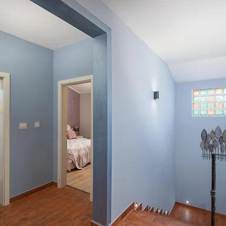 4-bedroom With Private Pool In