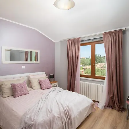 4-bedroom With Private Pool In 빌라 보드냔