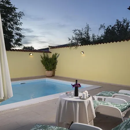 빌라 4-bedroom With Private Pool In