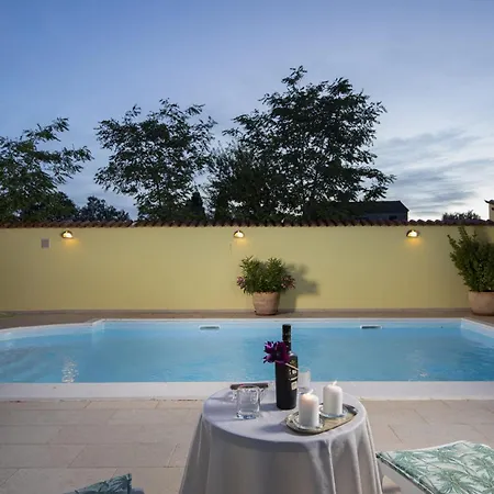 4-bedroom With Private Pool In * Vodnjan