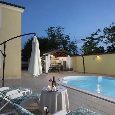 4-bedroom With Private Pool In Villa Vodnjan