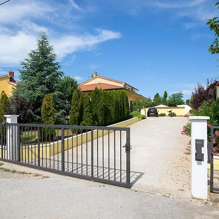 Villa 4-bedroom With Private Pool In Vodnjan