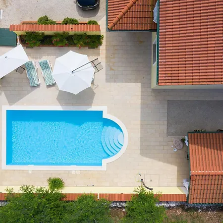 4-bedroom With Private Pool In Vodnjan
